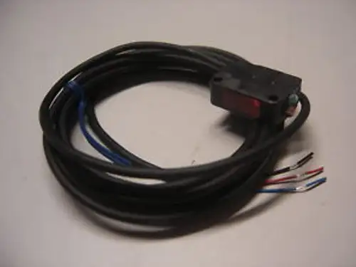 Keyence Pz2-42P 12-24Vdc 光電微型光學傳感器