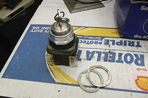 Allen Bradley 800T-Ellb Nema Type 13 Cylinder Lock Dead Bolt