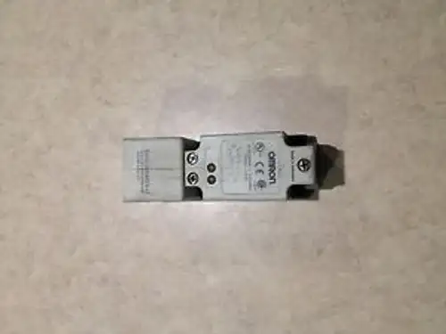 Omron E2Q2-N30My4-U Proximity Sensor