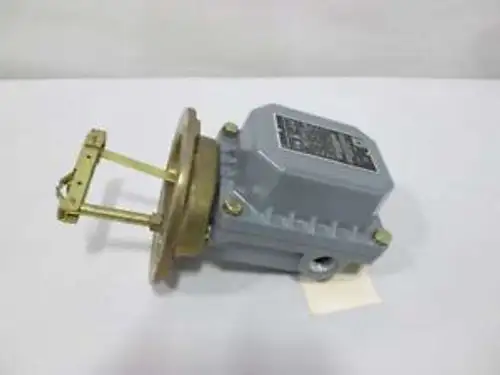 Square D 9037-Ew8 Closed Tank Float Switch 460-575V-Ac D351845