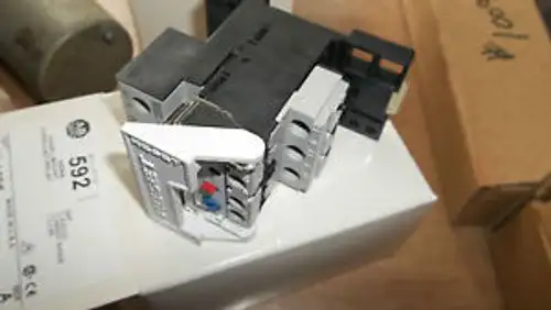 Allen Bradley 592 592P-A2Dt Ser A Wl33-2 面板安裝過載繼電器
