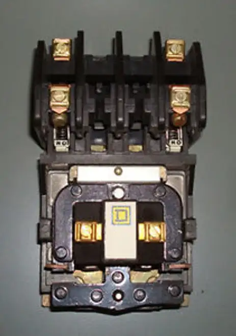 Square D 8903-L020 Lighting Contactor 20 Amp 110-120 Volt Coil