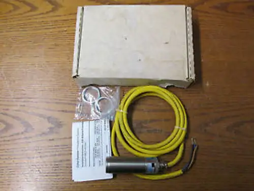 Cutler Hammer E58-30Rp10-Gd Polarized Reflex Sensor 20-132Vac 15-30Vdc
