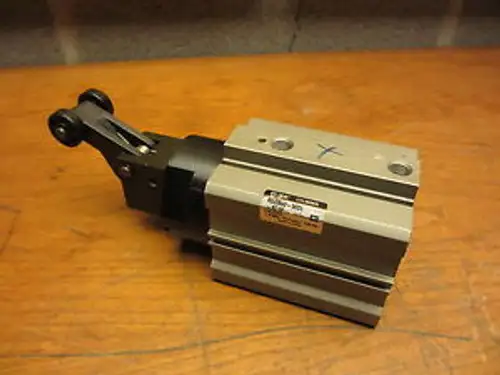 Attuatore cilindro pneumatico Smc Rsqb50-30Dl-Xc18