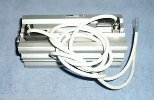 Smc Cdq2B32-75Dc-A80 Pneumatic Cylinder With Smc D-A80 Sensors