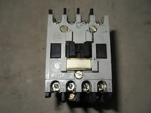 Allen Bradley 100-A12Nd3 O2-1 1 công tắc