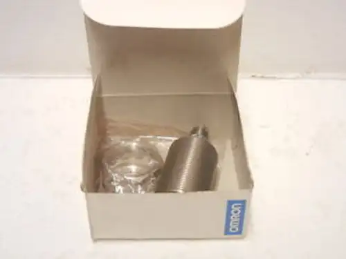 Omron E2Fm-X10B1-M1 Proximity Switch