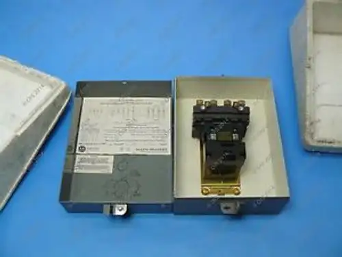Allen Bradley 702-Aab93 Nema Size 0 Enclosed Contactor 3/4 Pole 480 Vac Coil