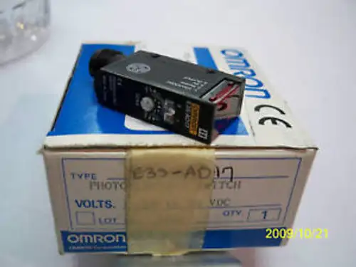 Omron E3S-Ad17 光電開關