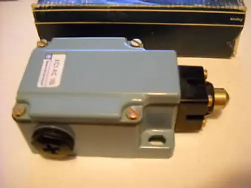 Telemecanique Limit Switch Ball Plunger Xc1-Ac115