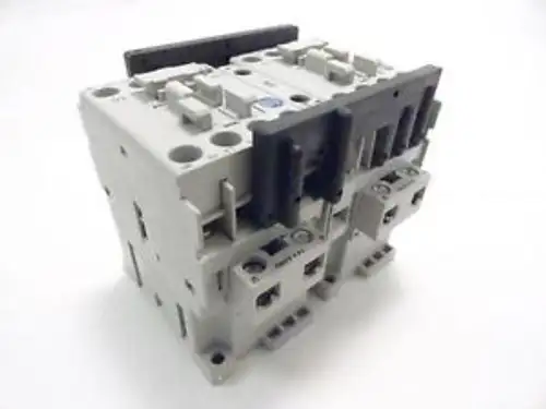 143552 - Allen-Bradley 104-C12J22 Reversing Contactor 12A Coil 24V
