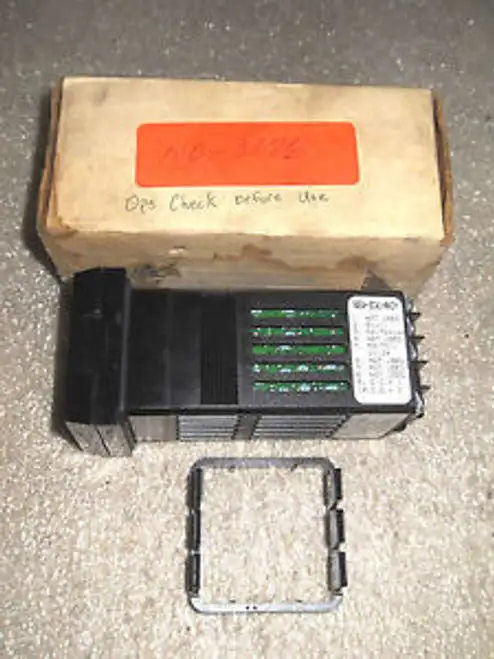 J1-3 1 Watlow 965A-3Ca1-0Kcy Temperature Control