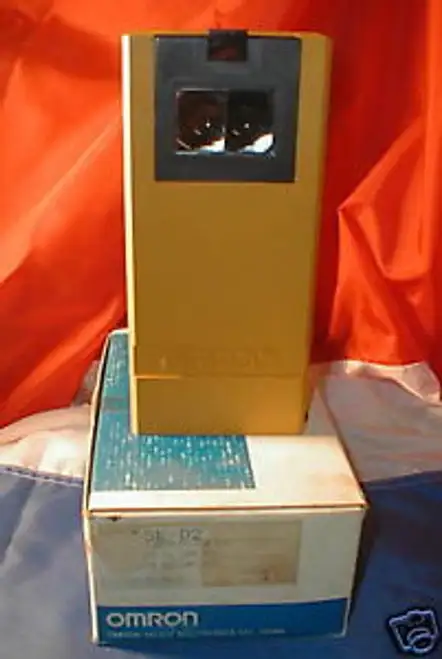 Omron E2K-D2 Photoelectric Switch E2Kd2