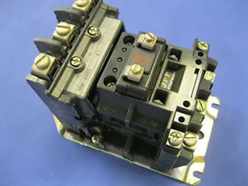Allen Bradley 500F-A0D93 Contactor Series B