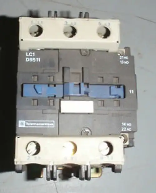 Telemecanique LC1-D9511 magnetický stykač