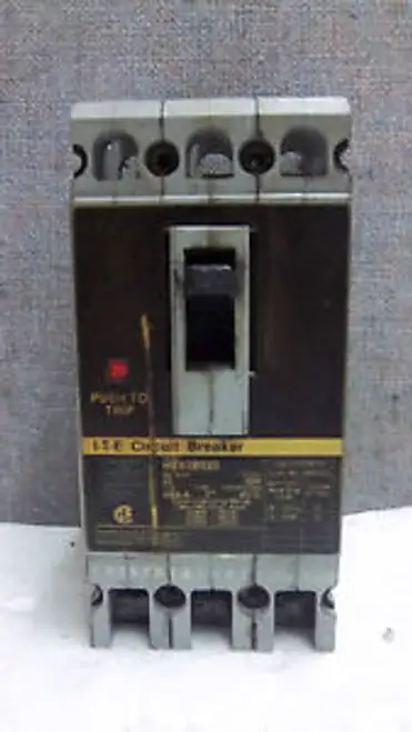 ITE SIEMENS CIRCUIT BREAKER HE63B020 HE6-A HE63B020