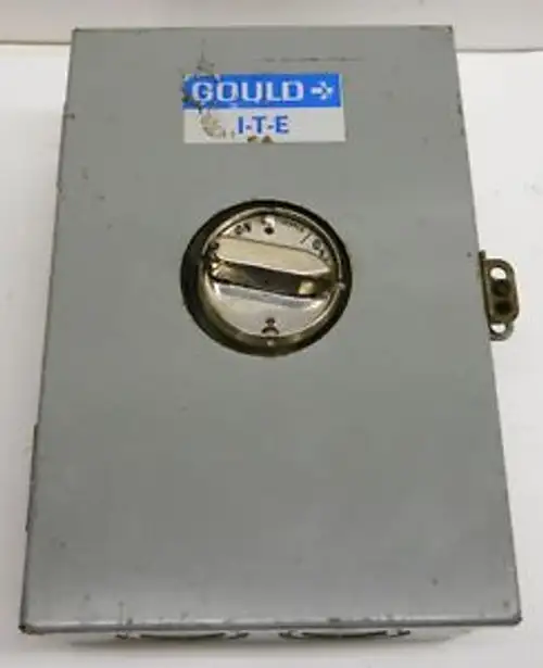 Gould-Gehäuse E4-1A mit Leistungsschalter Ee2-B020