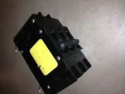 219-3-1R-62F-5-9-30 Interruptor automático Airpax tripolar 30A