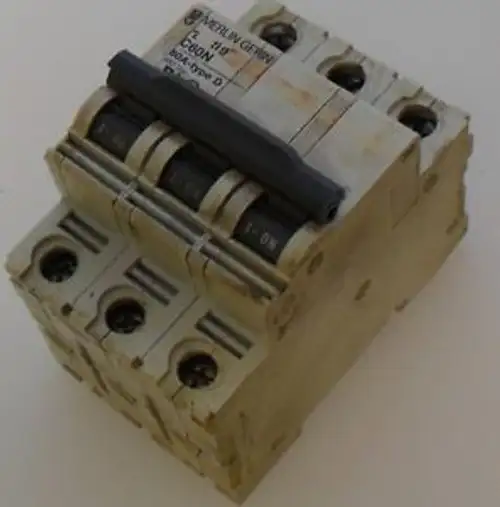 Square D Merlin Gerin 17474 C60N Ciruit Breaker 3P 60A Type D 480Vac Mg-17474
