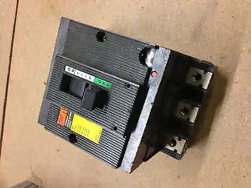 C225J Merlin Gerin Leistungsschalter 150A Chipped