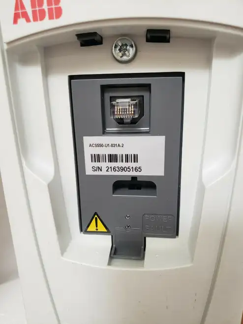 ABB Drive VFD ACS550-U1-031A-2 10 HP 3AUA0000003364 NEMA 1 驅動器