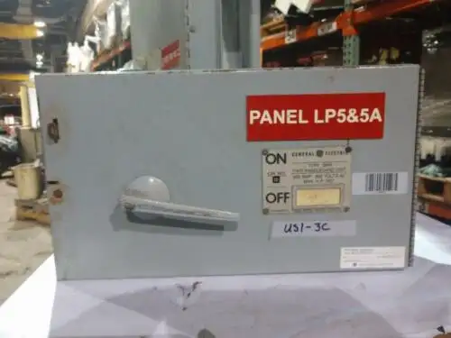 General Electric Ge Type Qmr Thfp 200 Amp 600 Volt Sw050 dağıtım panosu