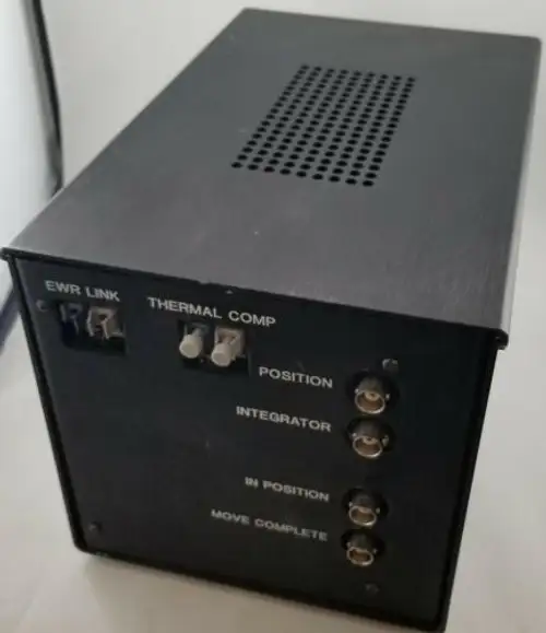 Traduttore piezoelettrico digitale Queensgate Instruments abbinato al Piezo Dtp-C-S