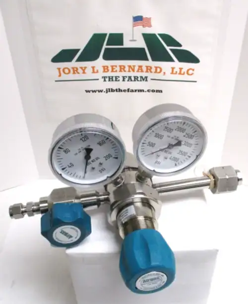 Airgas Specialty Regulator Y12-C445D330 2-Stage Sst 1/4" Fnpt 4000 Psi