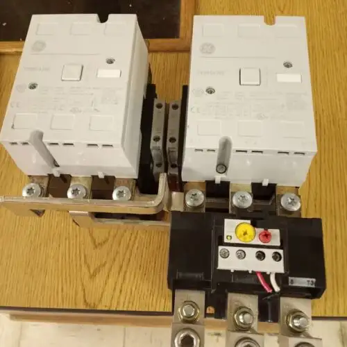 Ge CK08CA300 contattore inversore