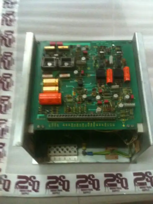 Indramat Trk2-G11-W0/19 4 Abr 208 000 2 Amplificador de control Pulse-Thyr.