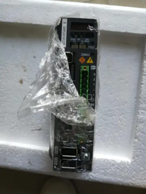 Sanyo Denki RS2A03A2HA5 bộ điều khiển servo