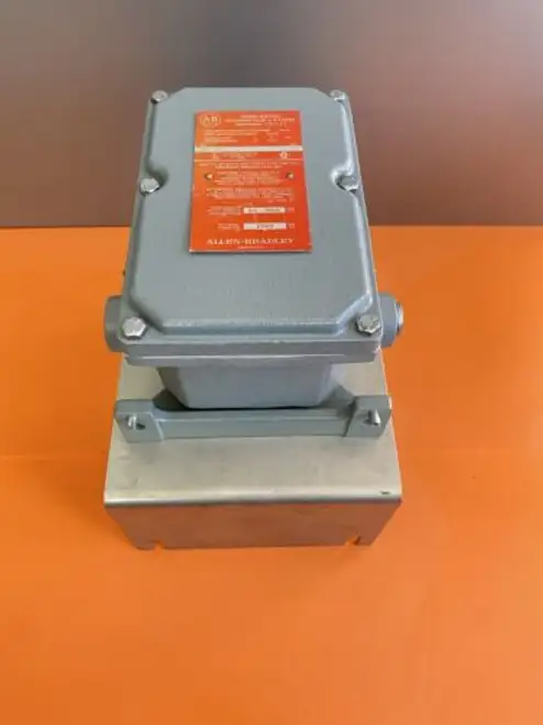 Allen Bradley 808-M17 Speed Switch 50-1000Rpm 2000Rpm 600V