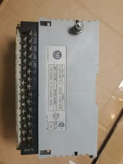 Allen Bradley 1791-8AC Ser. B 79-132VAC