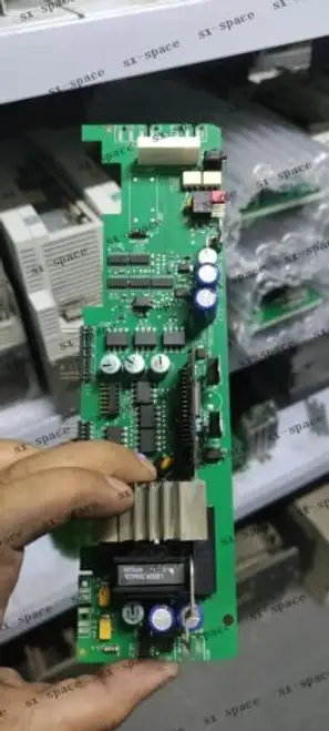 E82Ev752