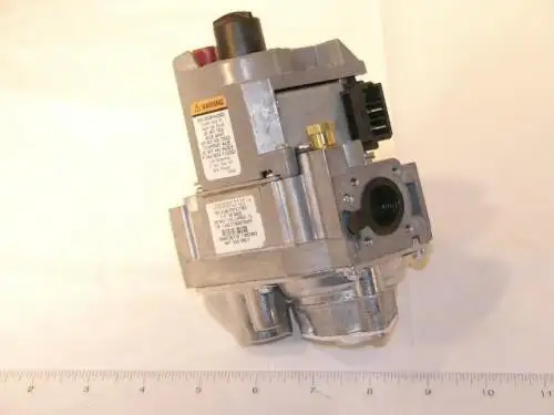 Lennox 94C89 - 24V 3.5" Wc Nat 1/2" Gas Valve