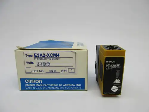 Omron E3A2-XCM4 光電感測器