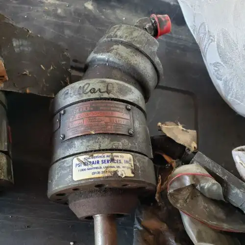 Nice Vickers Hydraulic Piston Displacement Motor Angled # Mf-2003-30-15-20 S449