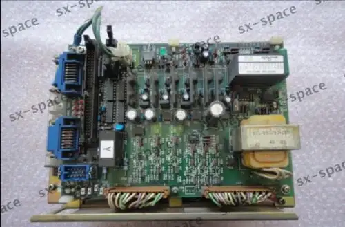 Adu25F1Xe