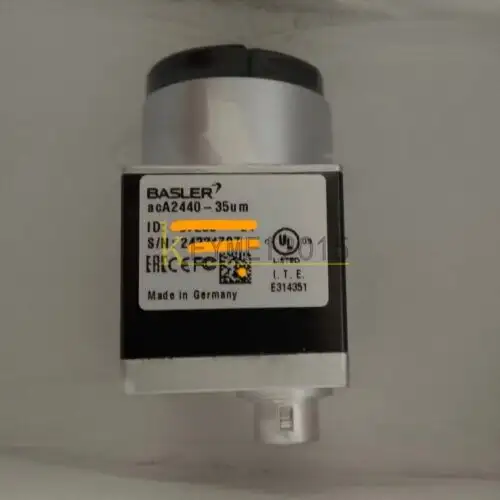 Basler Aca2440-35Um průmyslová kamera