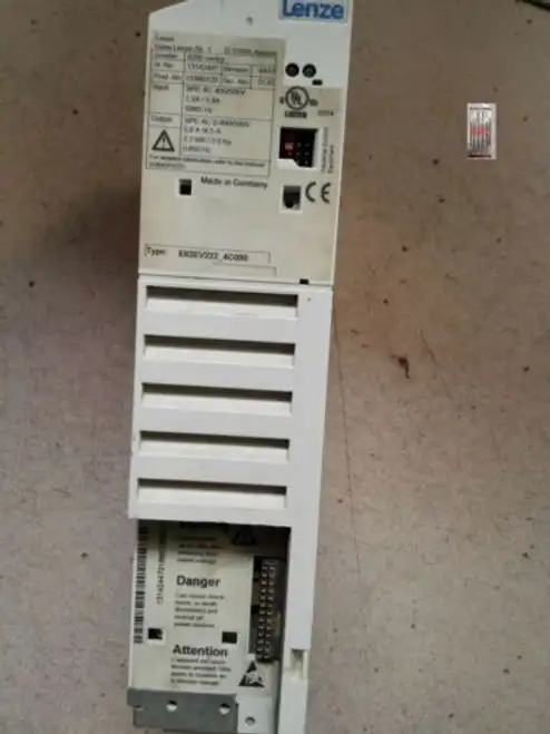 Lenze E82Ev222-4C000 2.2Kw 380V 電機