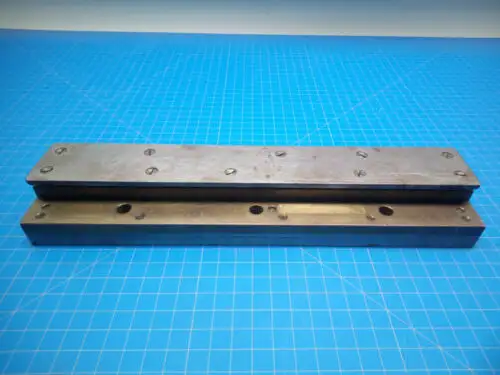 Gbc / Sickinger 4:1 Oval Paper Punch Die - P02-000113