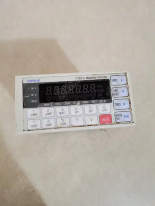 Unipulse F701-C 計量器