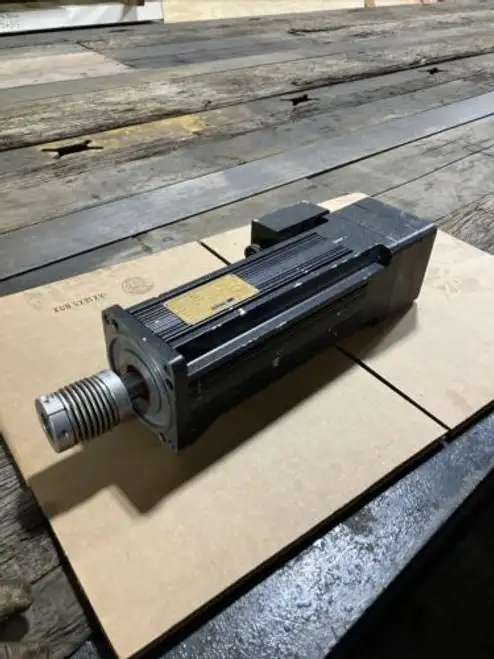 Kollmorgen Goldline Brushless P.M. Servo Motor M-605-B-21-B3E102230 V 3150 Rpm