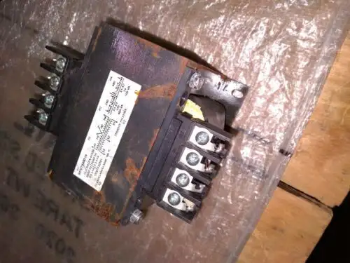 9070T500D15 50/60Hz 0.3-0.5Kva 100-400Va Scrap