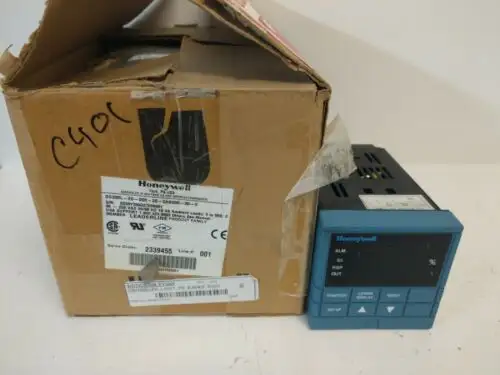 New In Honeywell Temperature Controller Dc330L-E0-000-20-0Ab000-00-0