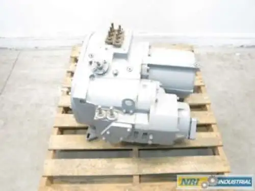 NEU CARLYLE 06NW2174T6NA-A00 296M3/HR SCHRAUBENVERDICHTER 575V-AC 37KW D517876